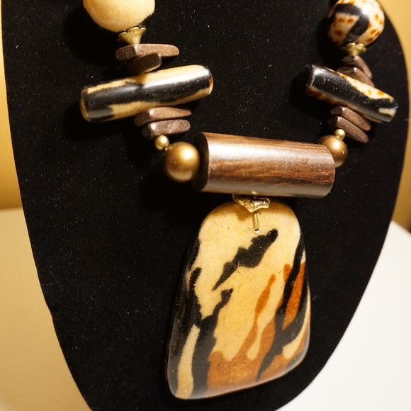 Tribal Look Necklace - Picture 2 of 2